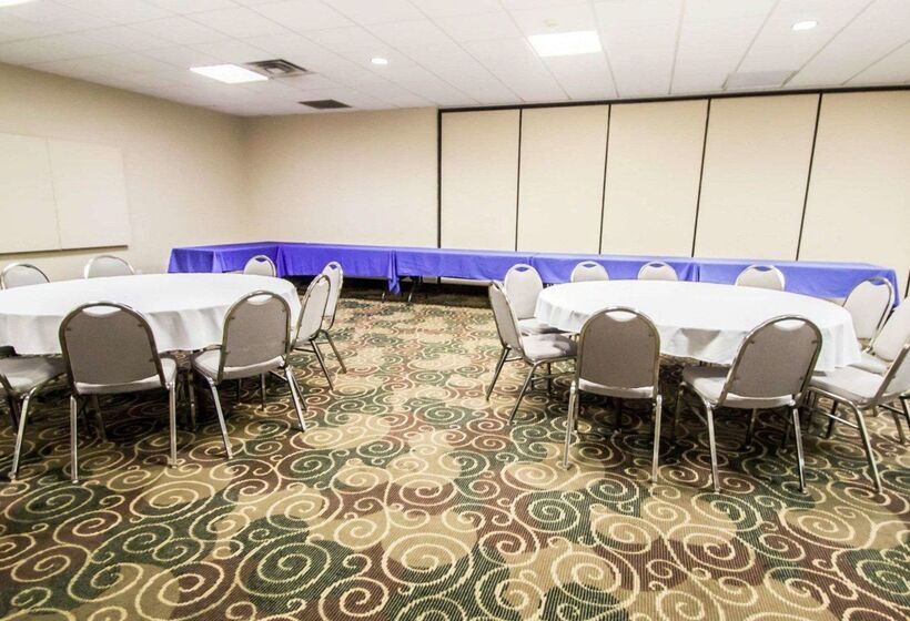 فندق Quality Inn & Suites Winter Park Village Area