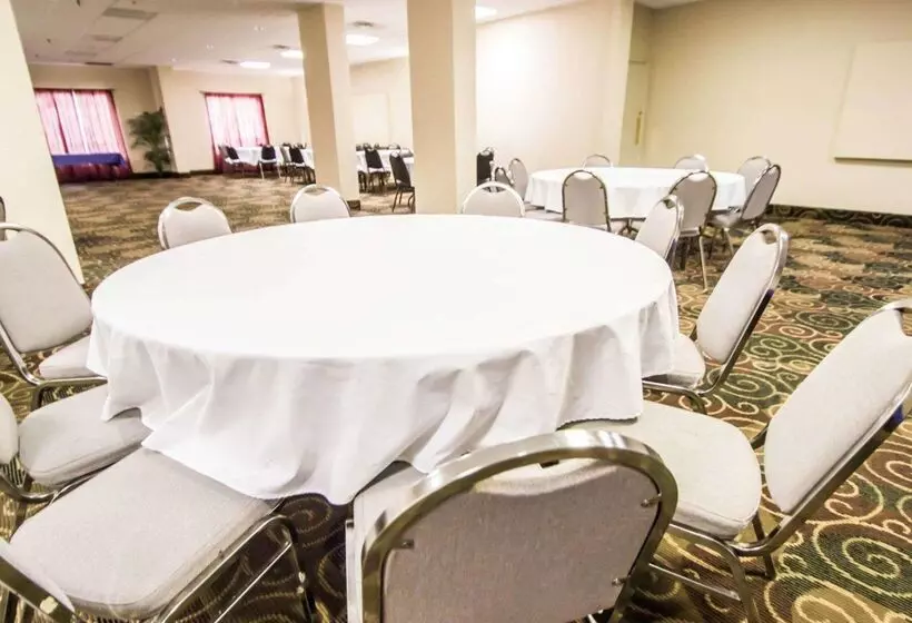 호텔 Quality Inn & Suites Winter Park Village Area