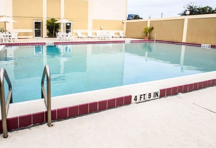 فندق Quality Inn & Suites Winter Park Village Area