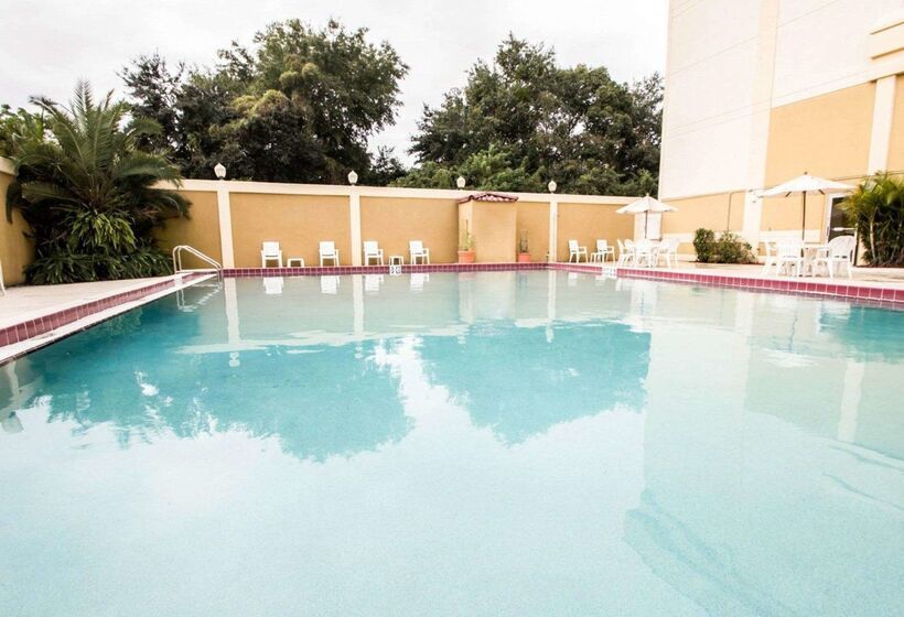 فندق Quality Inn & Suites Winter Park Village Area