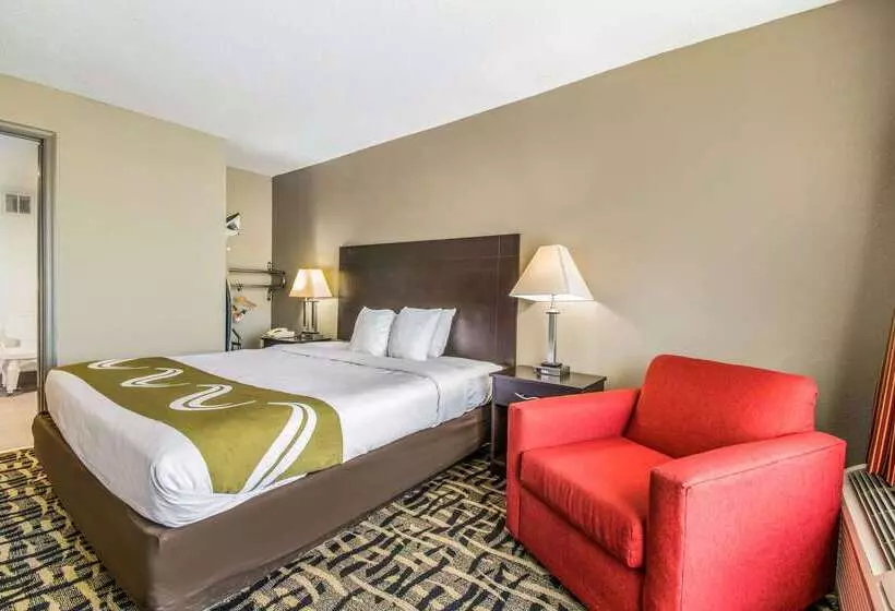 Отель Quality Inn & Suites