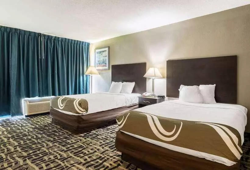 Отель Quality Inn & Suites
