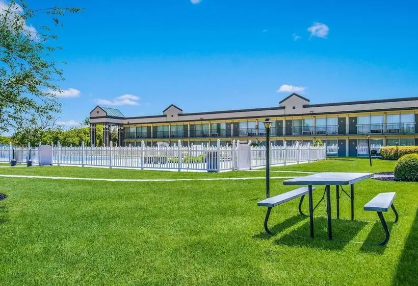 Hotelli Quality Inn & Suites York East