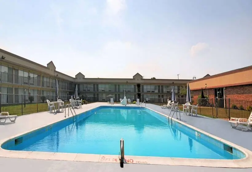 Hotelli Quality Inn & Suites York East