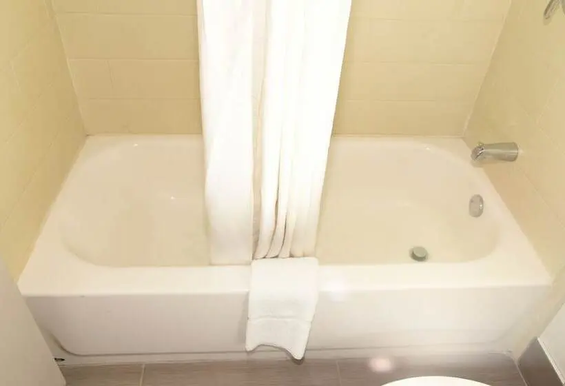 Hotelli Quality Inn & Suites York East