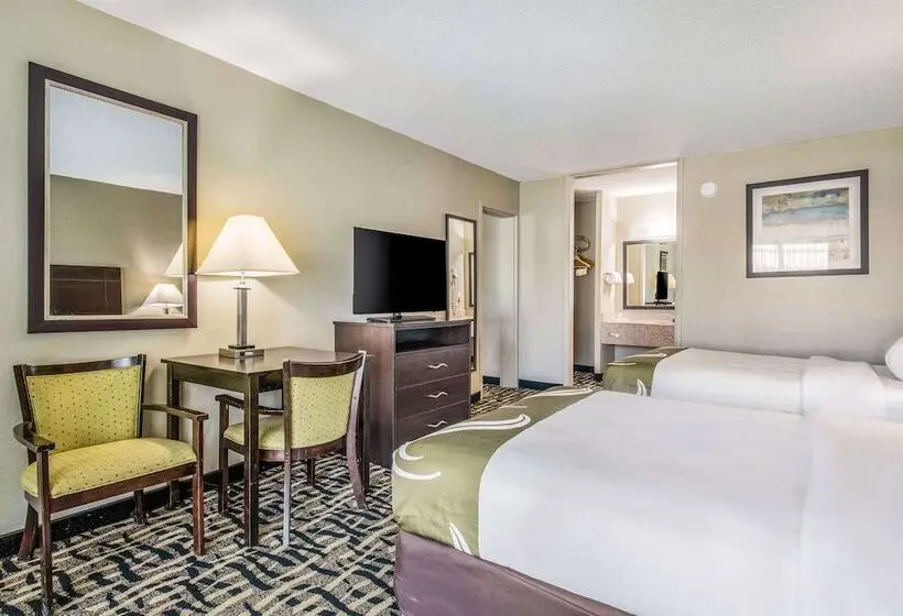 Hotelli Quality Inn & Suites York East