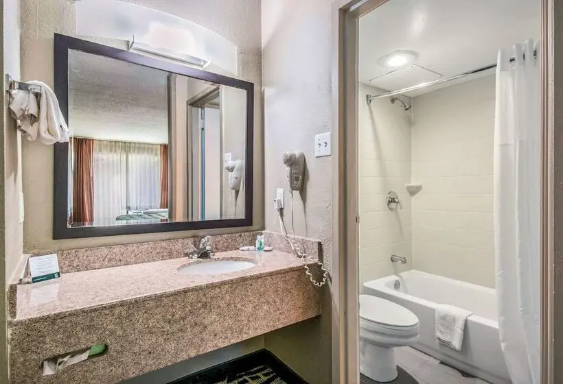 Hotelli Quality Inn & Suites York East