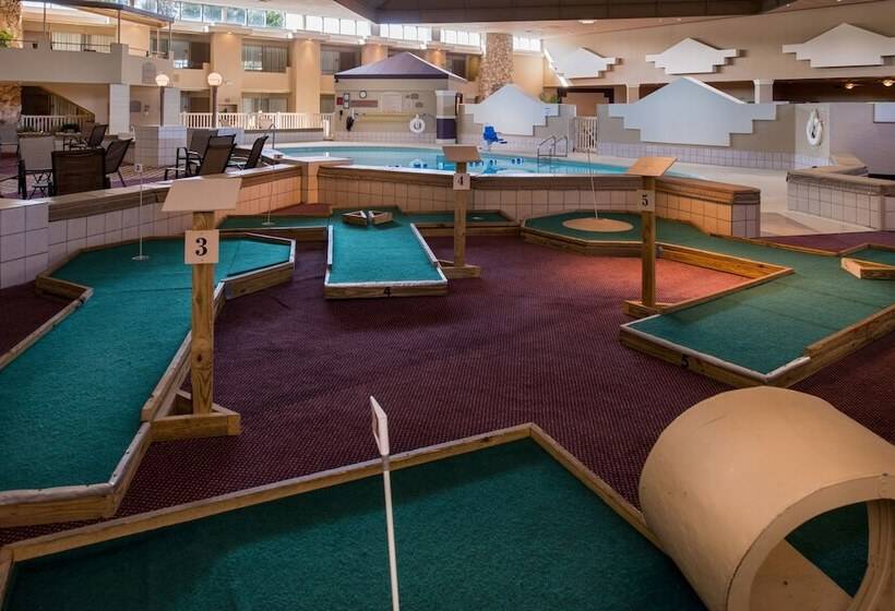 فندق Ramada By Wyndham Midtown Grand Island