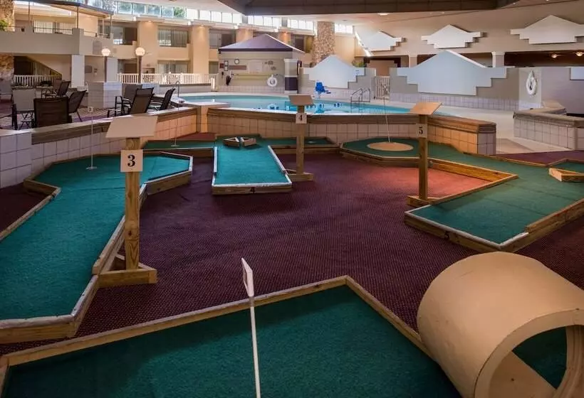 Hotel Ramada By Wyndham Midtown Grand Island