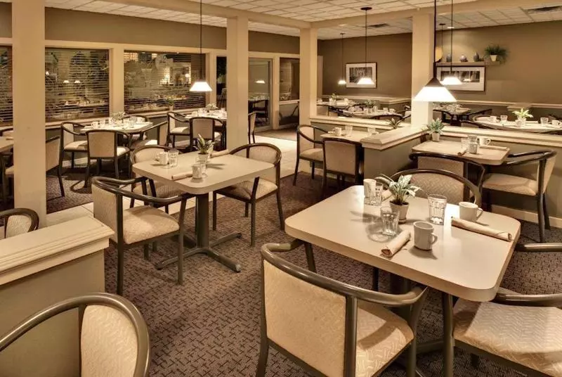 Hotel Ramada By Wyndham Midtown Grand Island