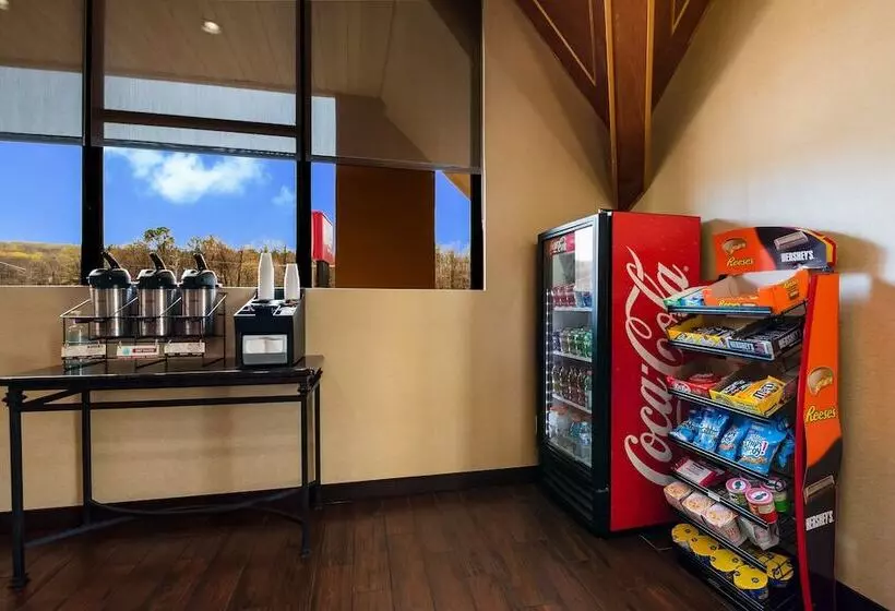 فندق Red Roof Inn And Suites Newark   University