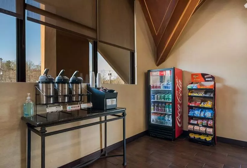 فندق Red Roof Inn And Suites Newark   University