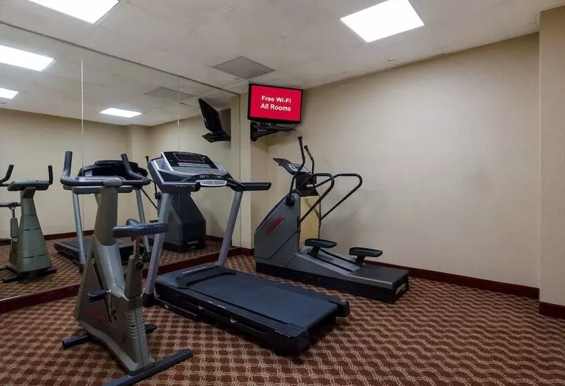 فندق Red Roof Inn And Suites Newark   University