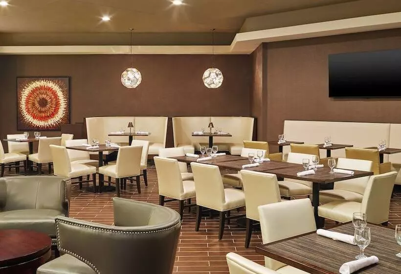 Szálloda Sheraton Lisle Naperville