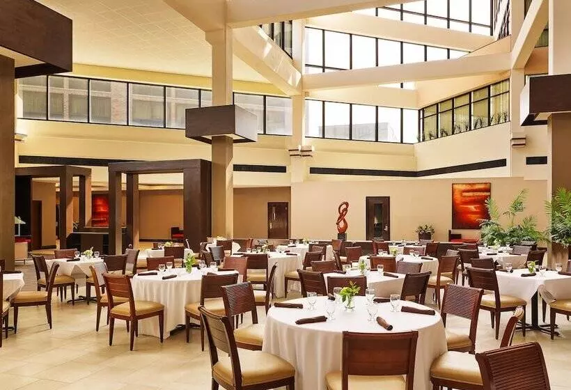 Szálloda Sheraton Lisle Naperville