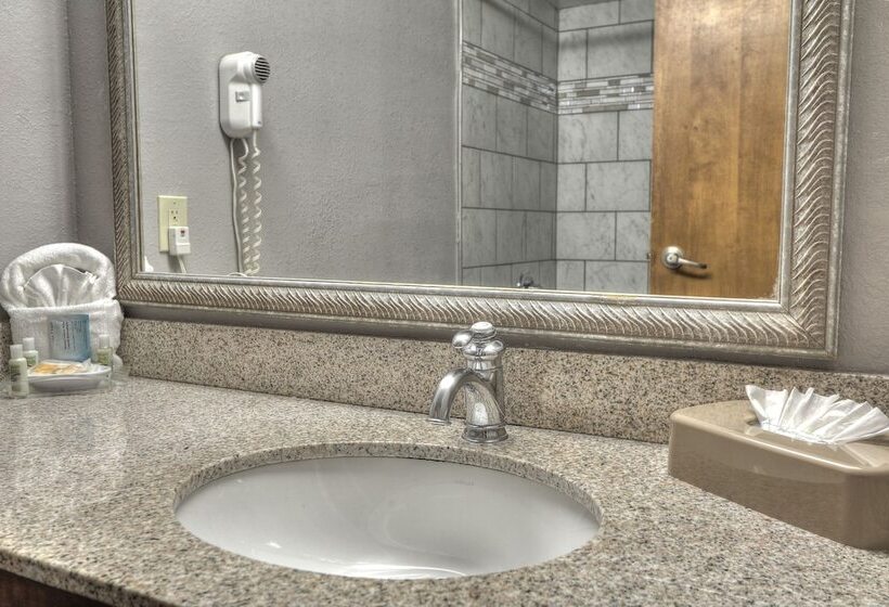 The Ramsey Hotel And Convention Center