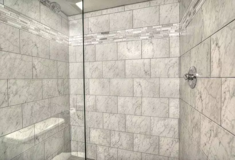 The Ramsey Hotel And Convention Center