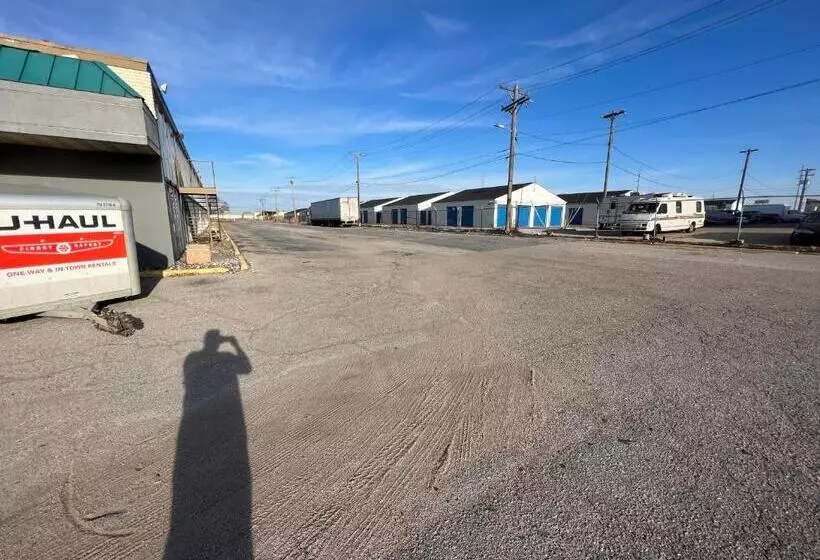 هتل Travelodge By Wyndham Lincoln Northeast
