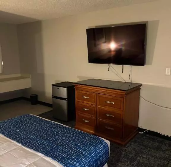 هتل Travelodge By Wyndham Lincoln Northeast