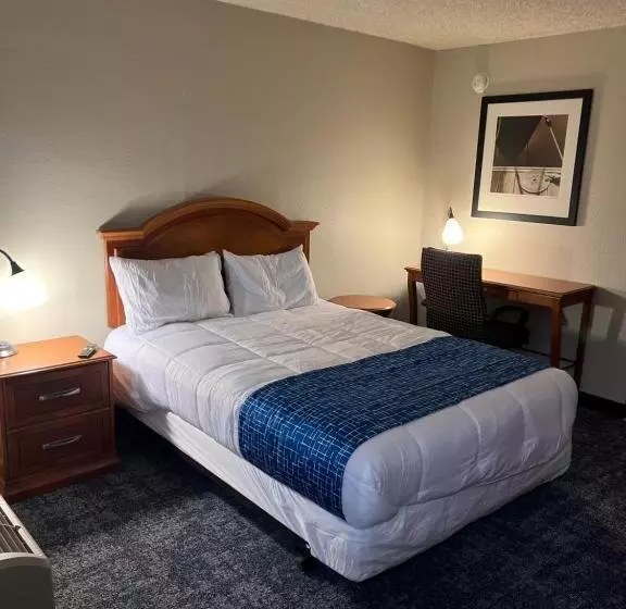 هتل Travelodge By Wyndham Lincoln Northeast