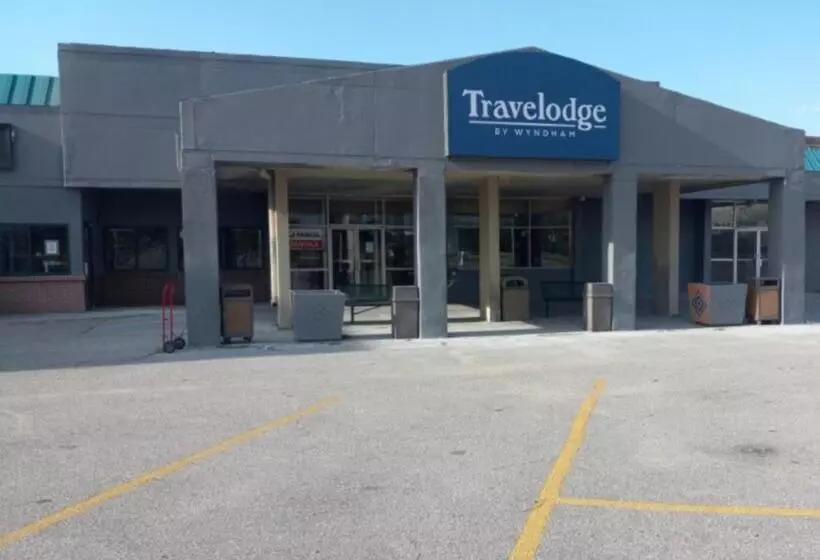 هتل Travelodge By Wyndham Lincoln Northeast