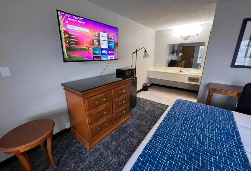 هتل Travelodge By Wyndham Lincoln Northeast