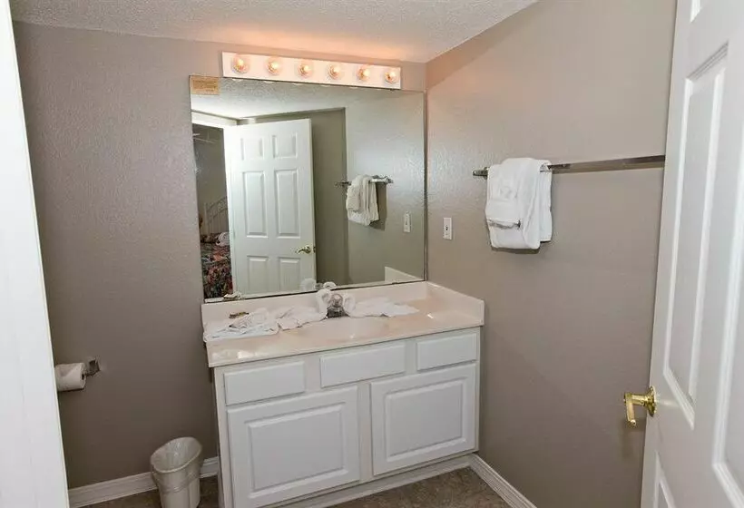 Resortquest Islander Beach Resort