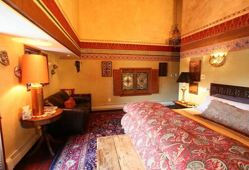 Alpenhof Bed And Breakfast