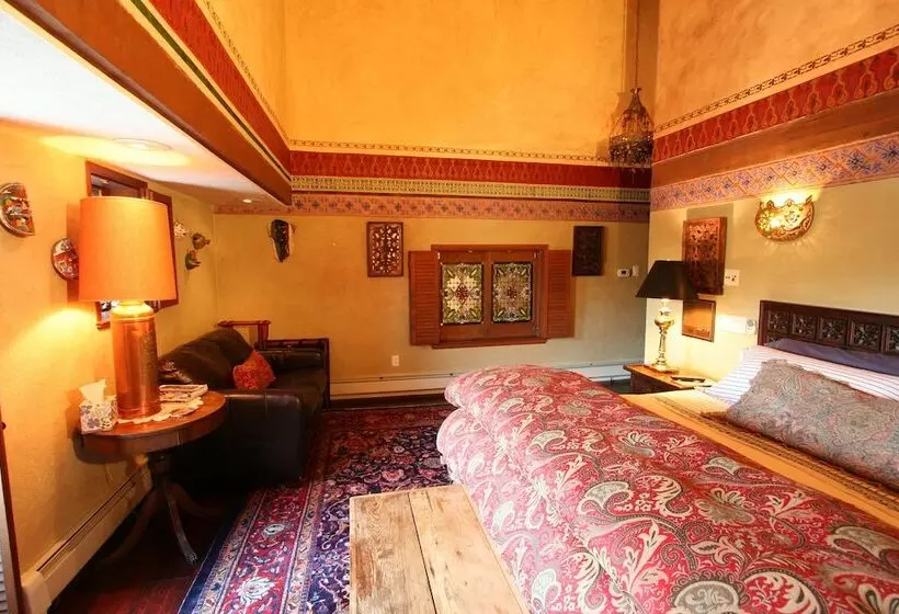 Alpenhof Bed And Breakfast