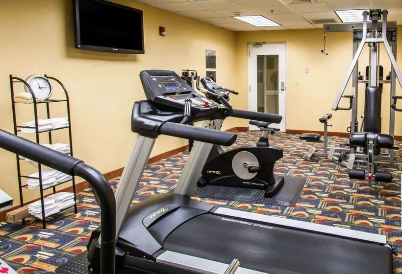 Clarion Inn & Suites Miami International Airport