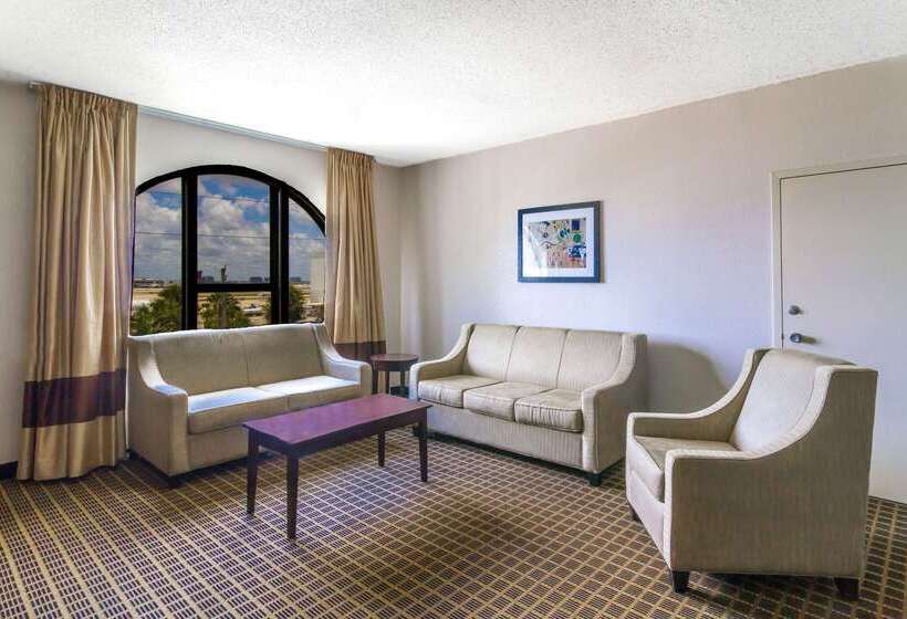 Clarion Inn & Suites Miami International Airport