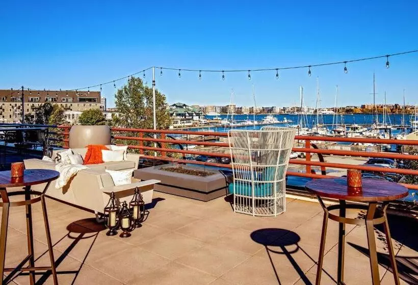 Отель Boston Marriott Long Wharf