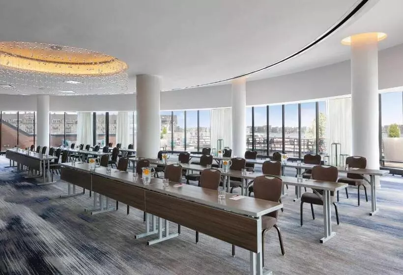 Отель Boston Marriott Long Wharf