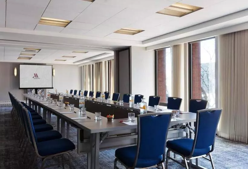 Отель Boston Marriott Long Wharf