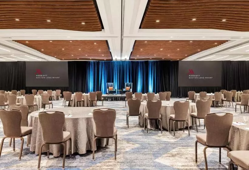 Отель Boston Marriott Long Wharf