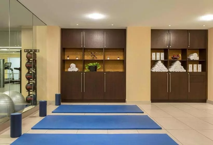 Отель Boston Marriott Long Wharf