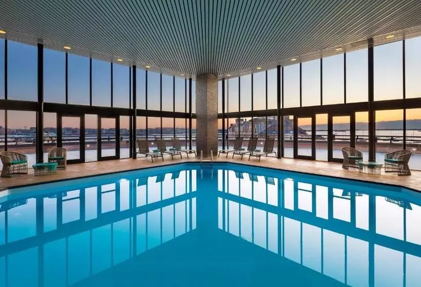 Отель Boston Marriott Long Wharf