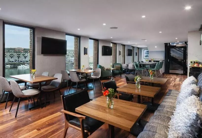 Отель Boston Marriott Long Wharf