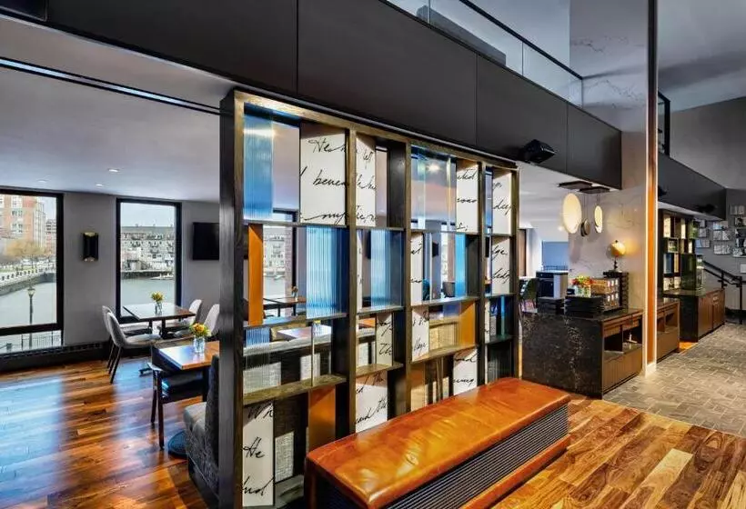 Отель Boston Marriott Long Wharf