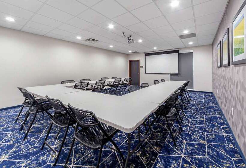 בית מלון כפרי Comfort Inn & Suites Oklahoma City South I 35