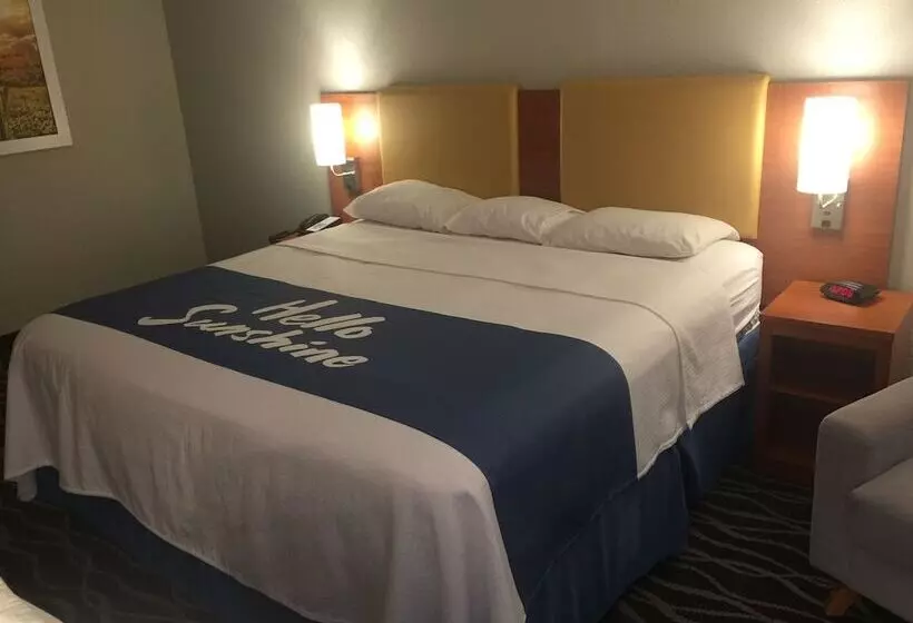 فندق Days Inn & Suites By Wyndham Cincinnati North