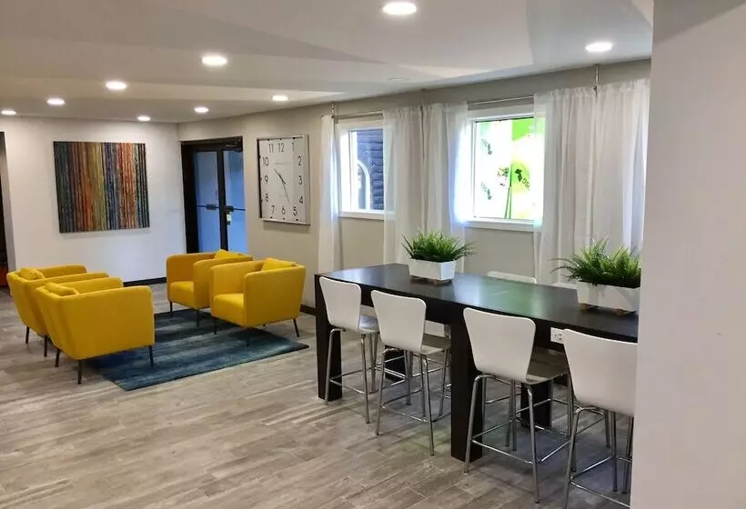 فندق Days Inn & Suites By Wyndham Cincinnati North