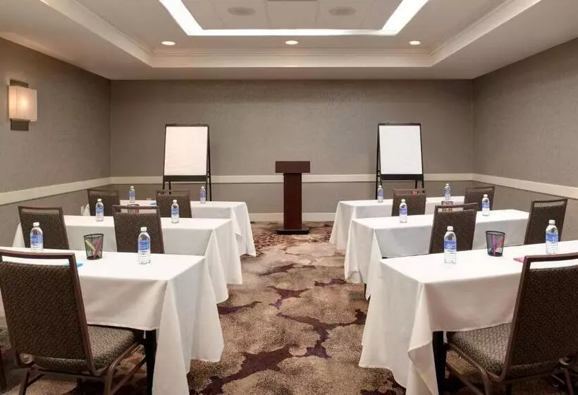 ホテル Detroit Marriott Livonia