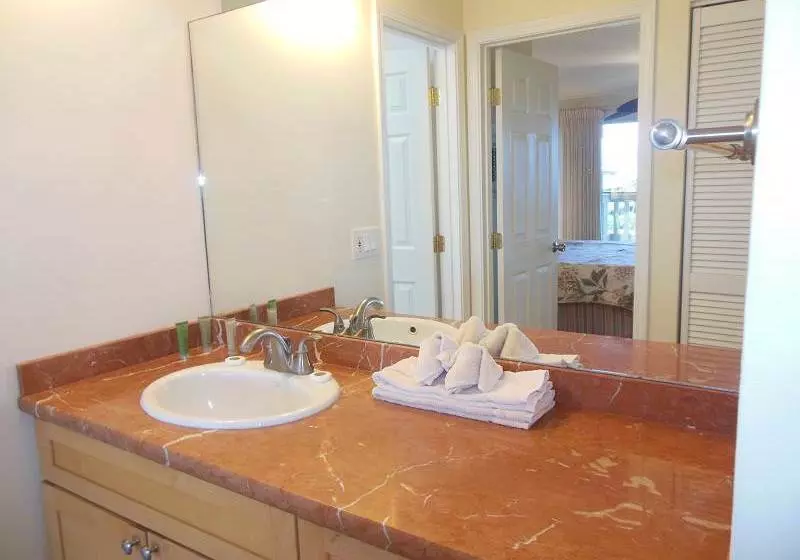 ホテル Kahana Sunset