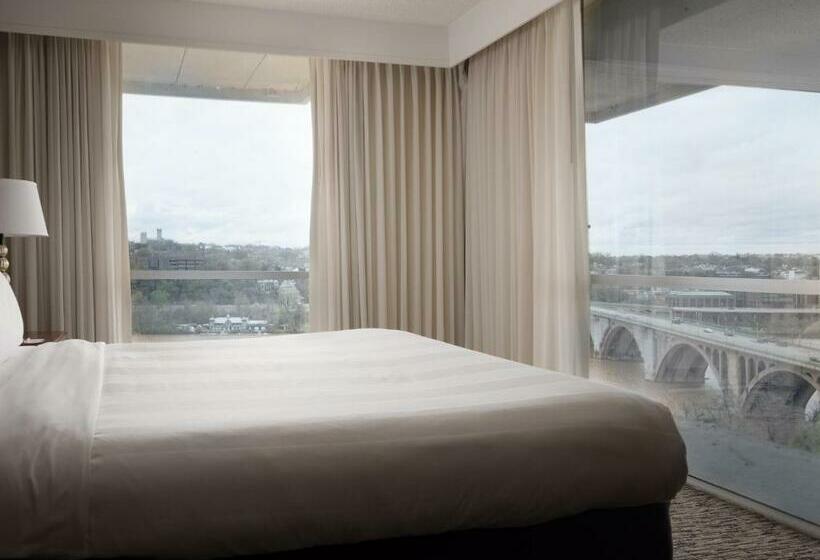 Szálloda Key Bridge Marriott