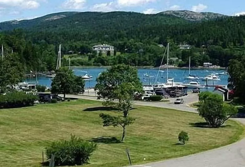 בית מלון כפרי Kimball Terrace Inn