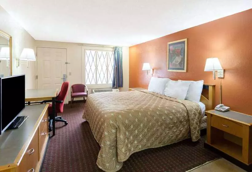 فندق Knights Inn Tucker