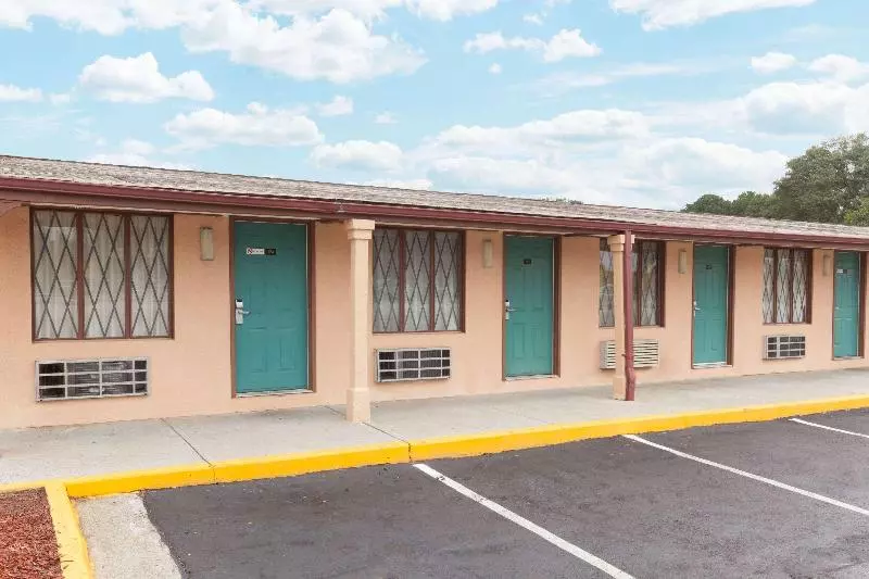 فندق Knights Inn Tucker