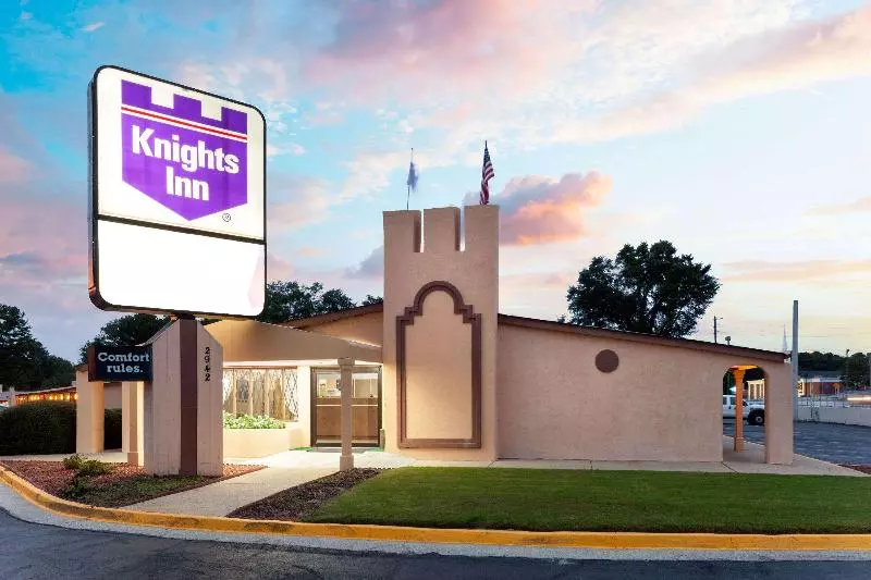 فندق Knights Inn Tucker