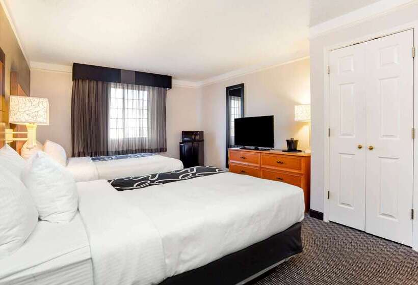 فندق La Quinta Inn By Wyndham Champaign